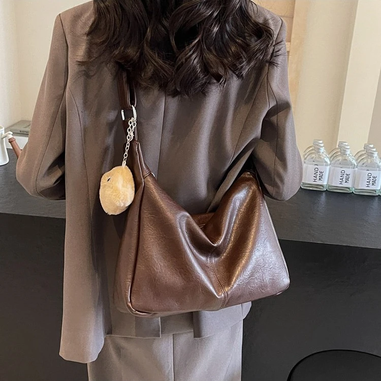 女包百搭ins斜挎包2025新款复古托特包学院风休闲大容量包包