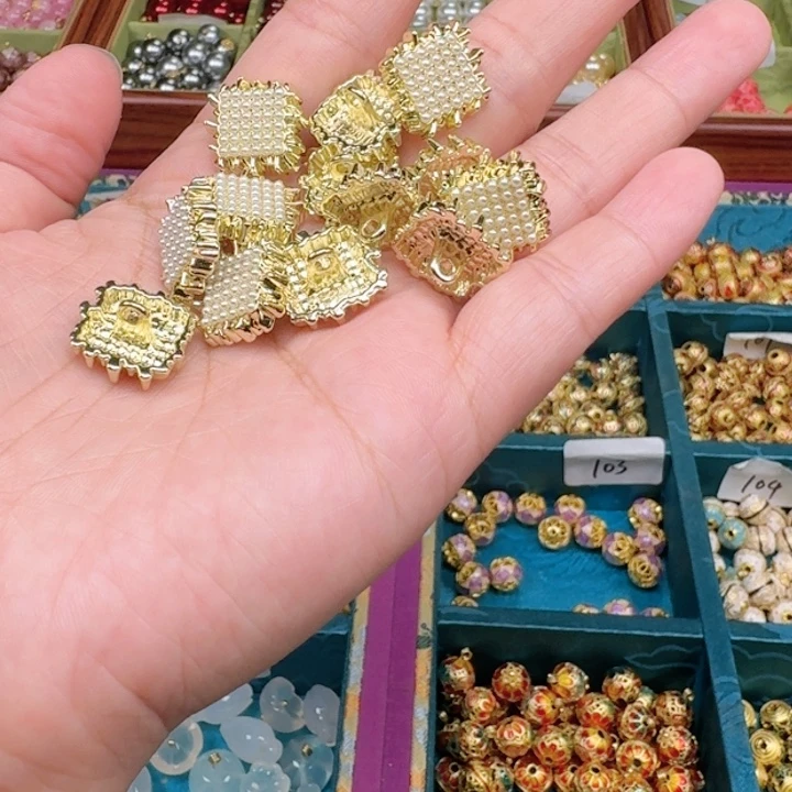 非遗传承手工圆珠扣