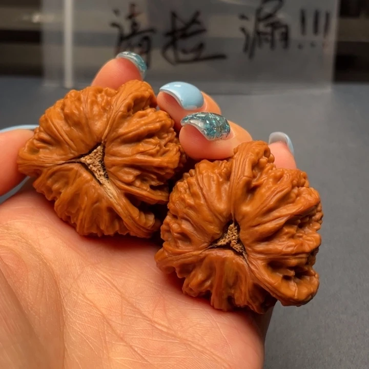 ****生文玩核桃吊坠白狮子