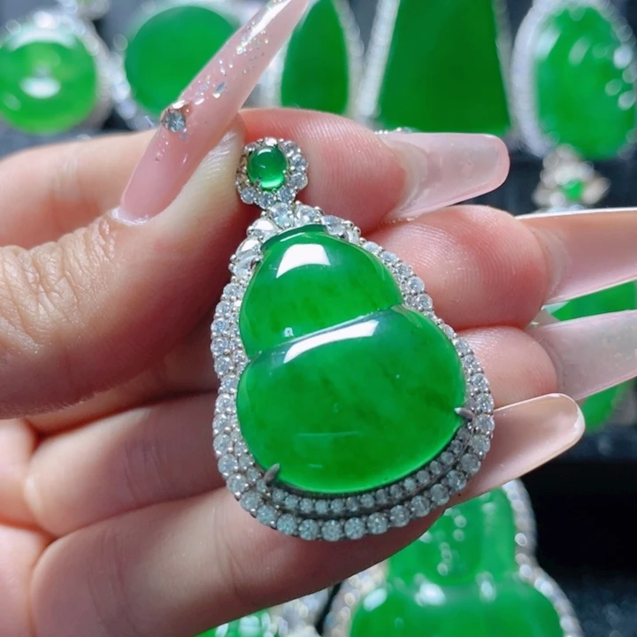 翡翠颈饰未镶嵌玖***吖