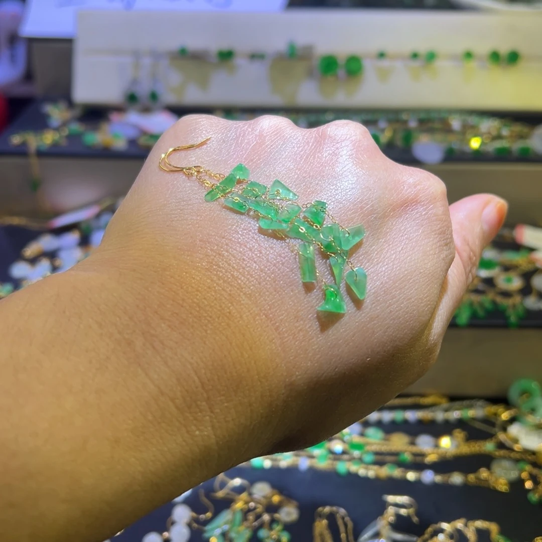 颈饰未镶嵌翡翠支持复检，缅料