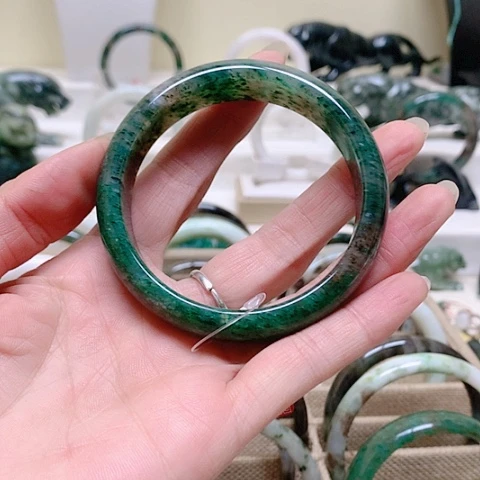 独山玉手镯未镶嵌淅*源