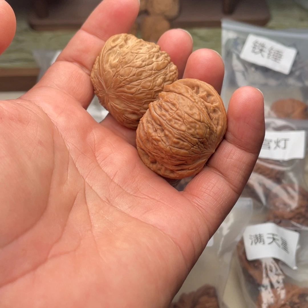 早***睡文玩核桃吊坠铁锤