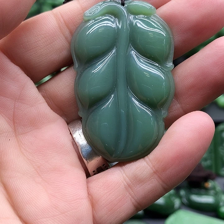 和田玉（碧玉）未镶嵌颈饰