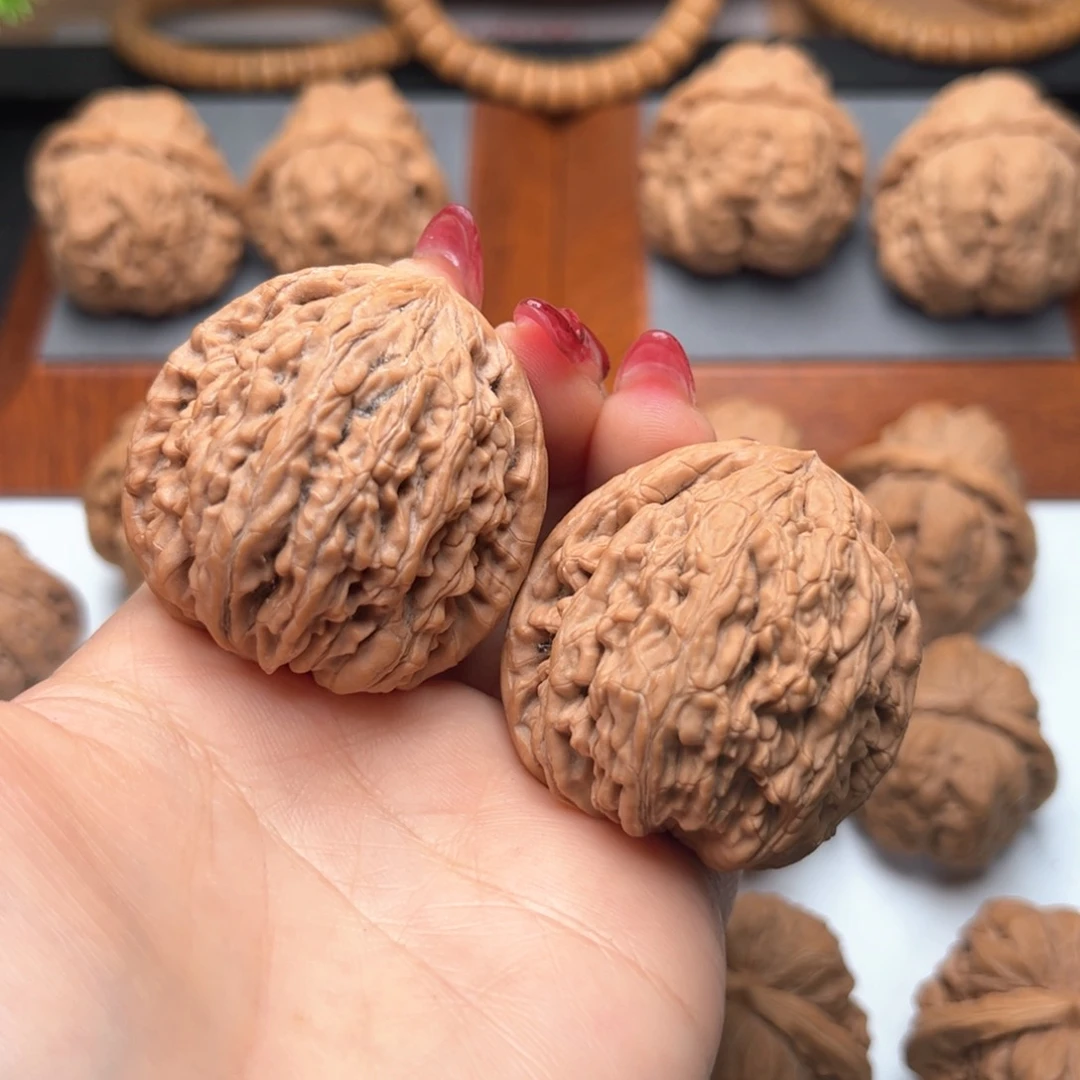 文玩核桃把件虎头王42