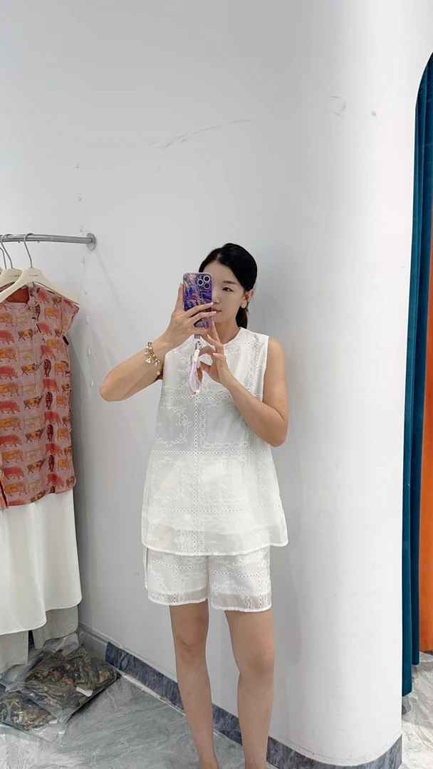 高品质钩花蕾丝显瘦无袖背心短裤夏季套装