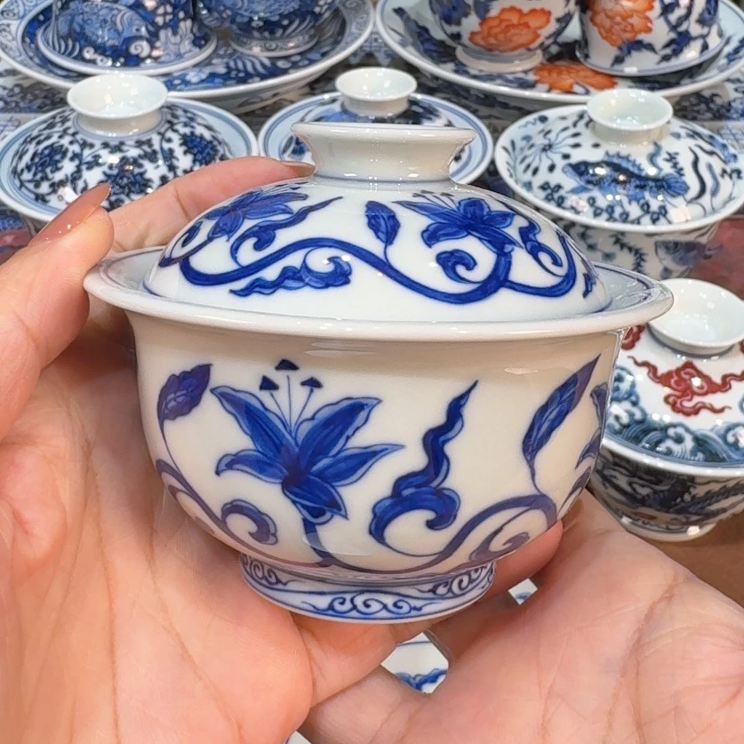 盖碗的时候发现了这个小可爱哈哈