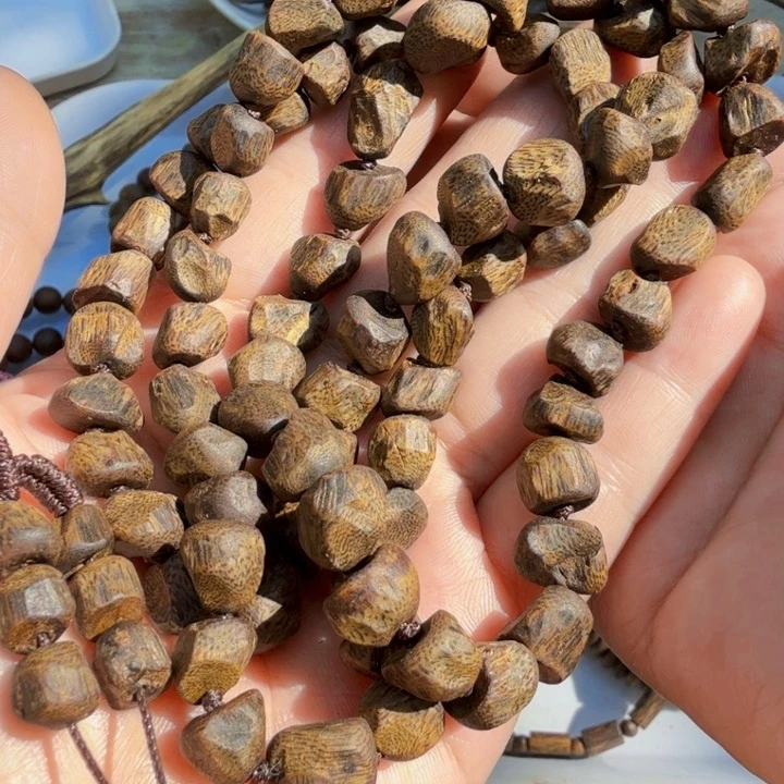 沉香手串四*草绿棋楠沉香树钉沉水手串35克+