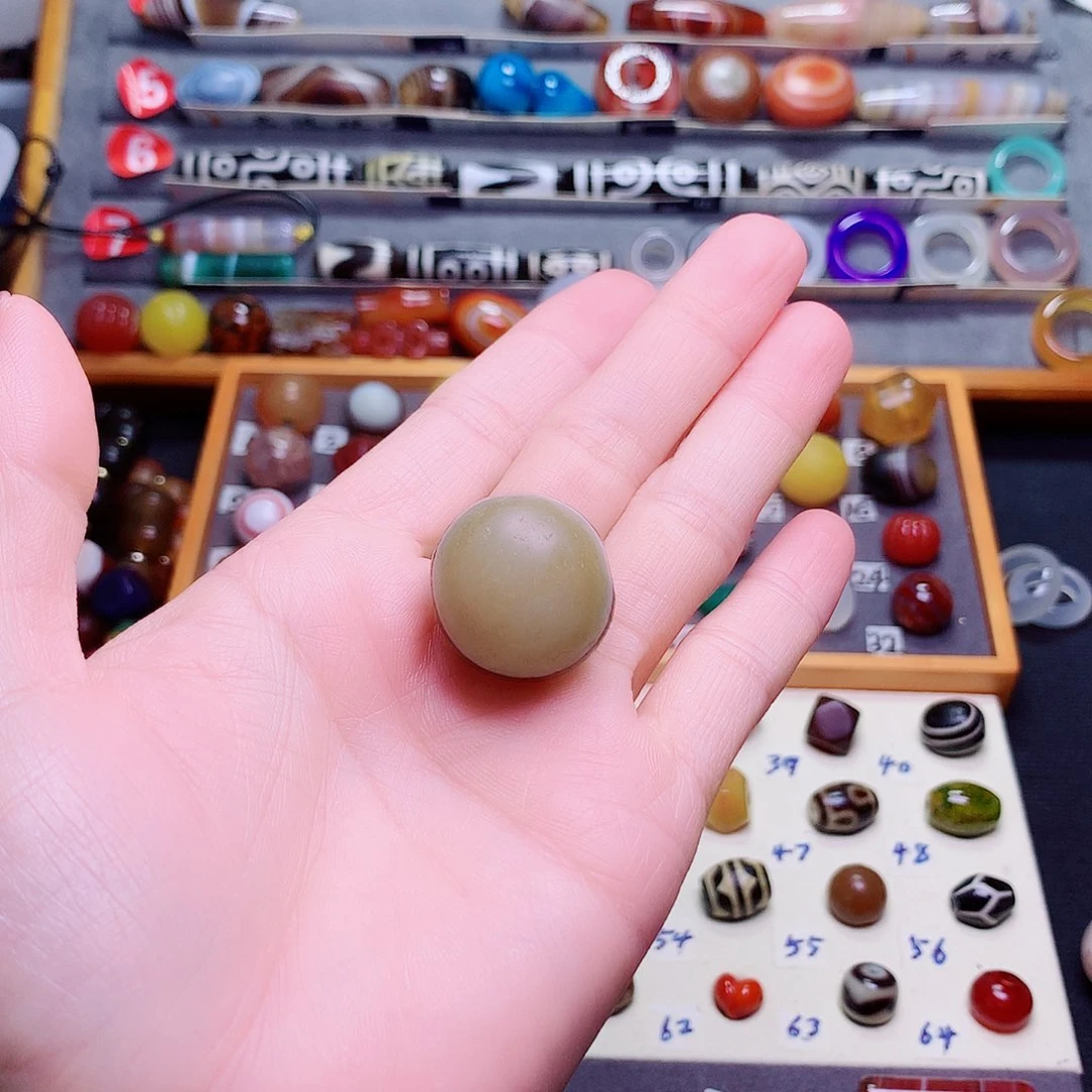 ****甲玛瑙/玉髓颈饰未镶嵌