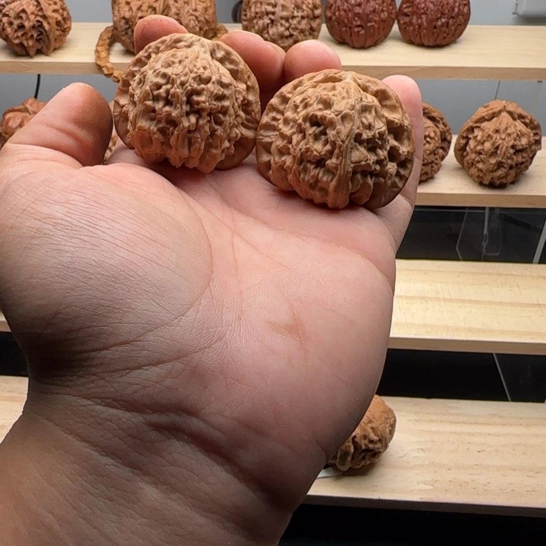 文玩核桃把件闷白42