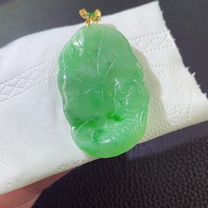 翡翠颈饰18K金镶嵌翡翠