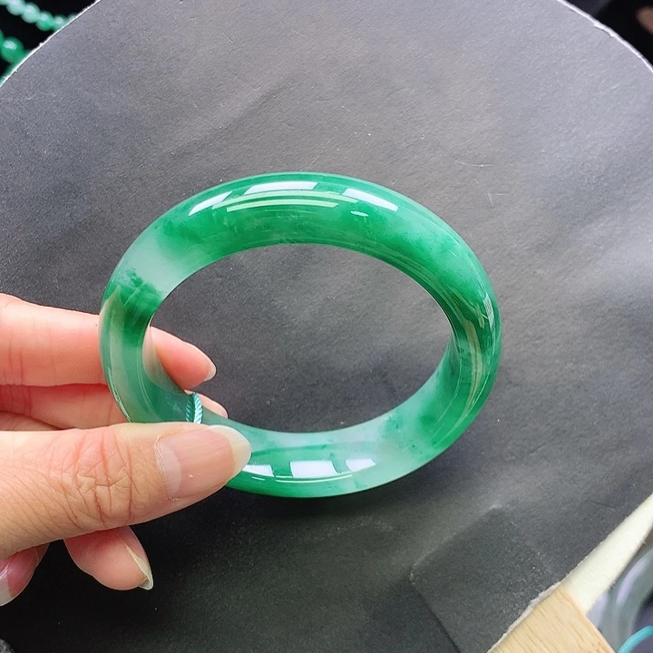 石英质玉未镶嵌手镯