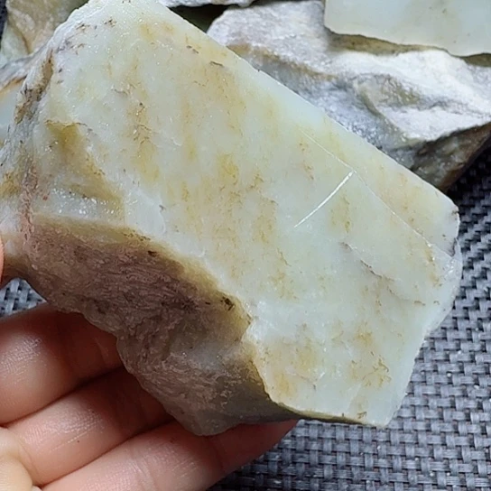 和田玉（糖玉）未镶嵌珠宝半成品