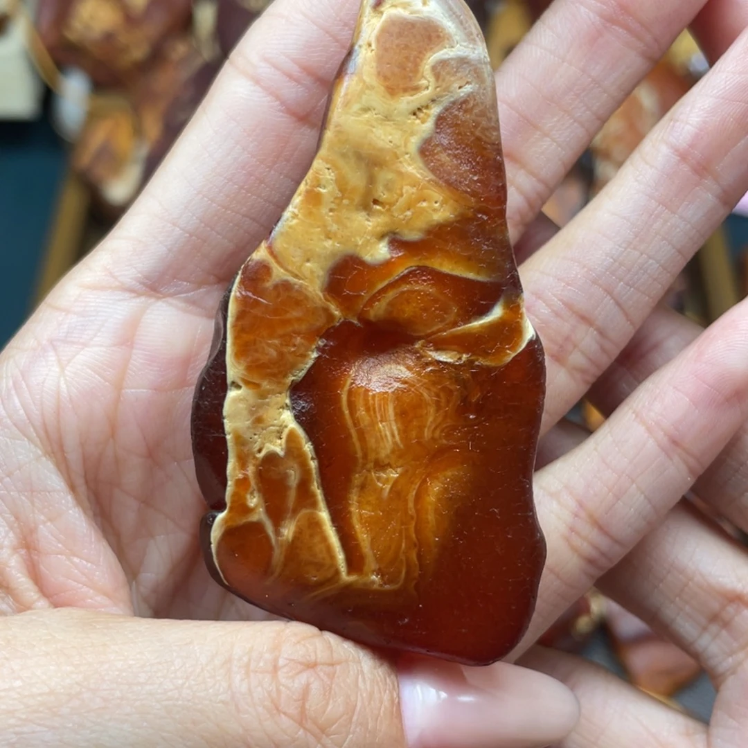 琥珀未镶嵌珠宝奇石