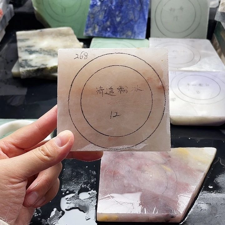 石英质玉未镶嵌手镯定制