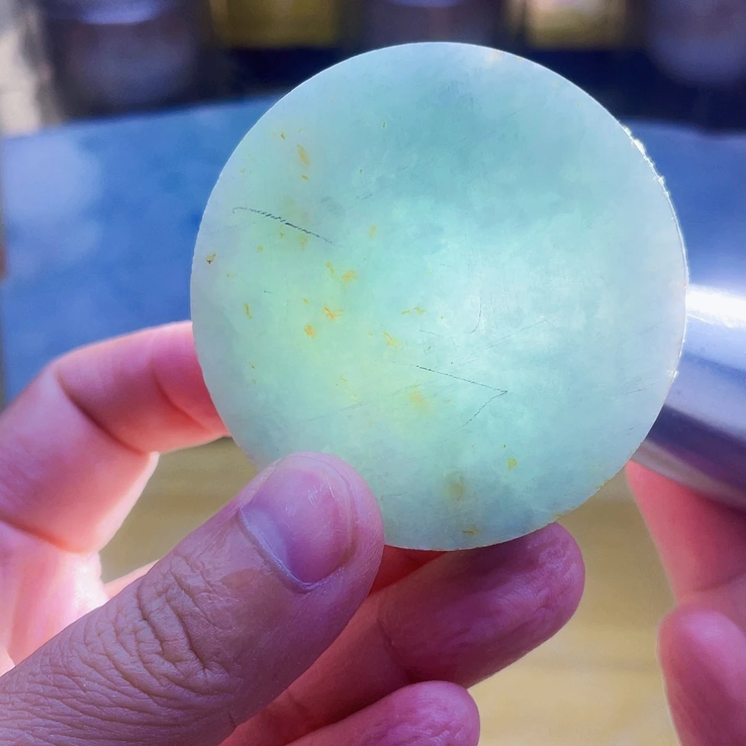 翡翠未镶嵌颈饰毛料47