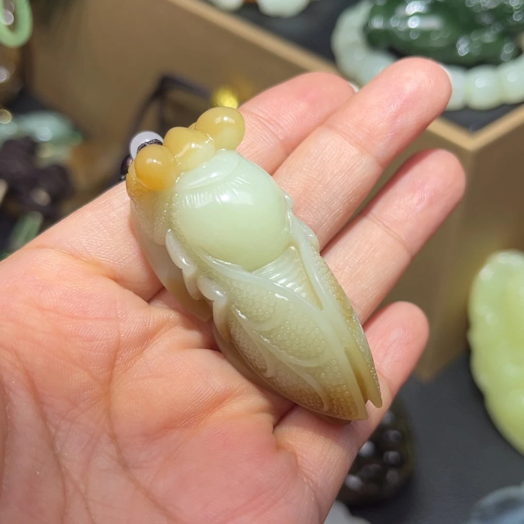 陈***7和田玉未镶嵌颈饰