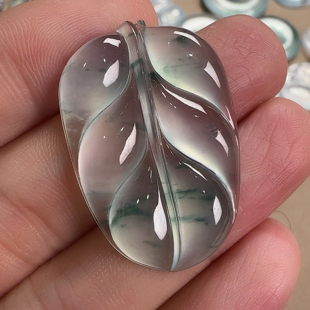 翡翠未镶嵌颈饰