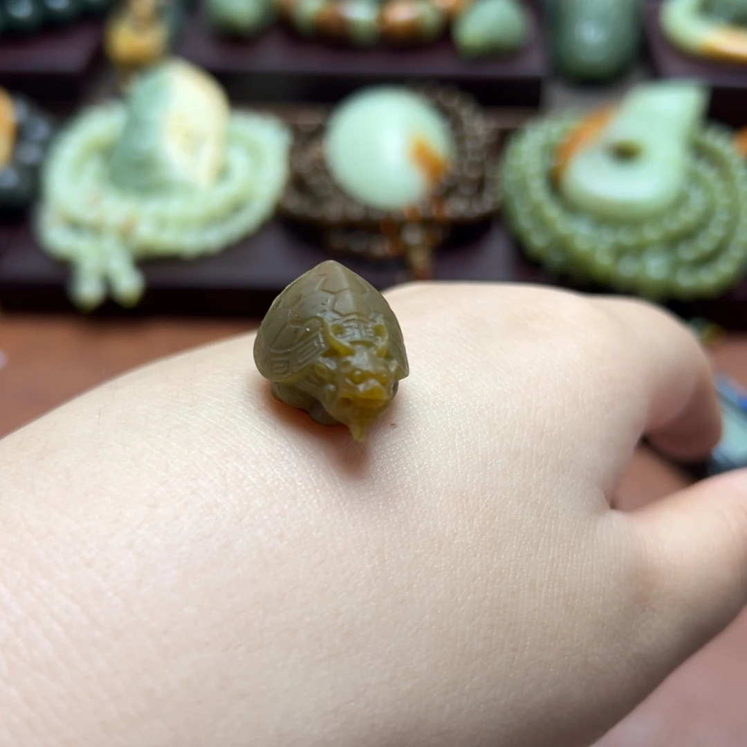 和田玉未镶嵌珠宝奇石