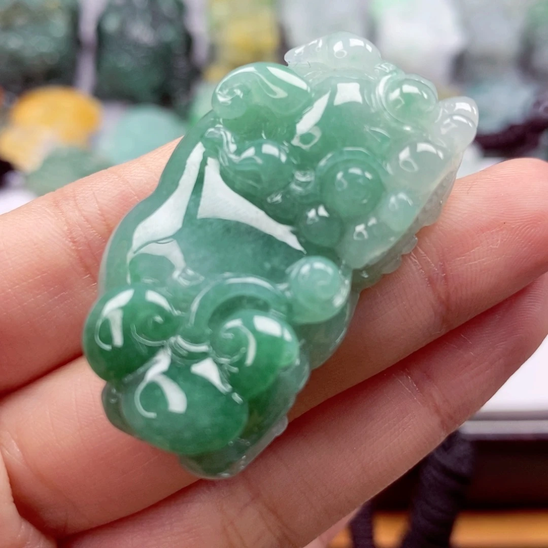 翡翠颈饰未镶嵌翡翠