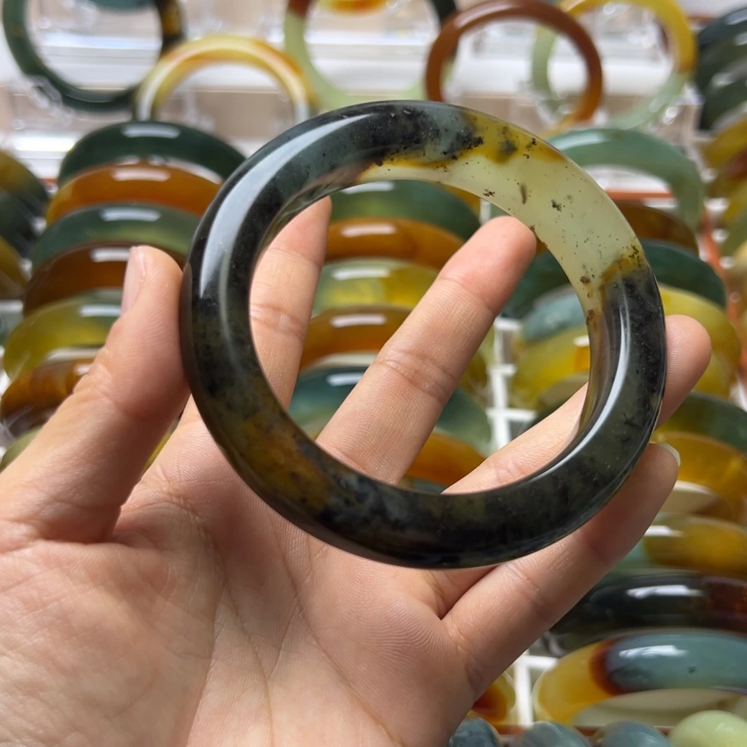 蛇纹石玉未镶嵌手镯