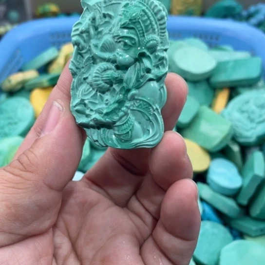 菱锰矿未镶嵌珠宝半成品