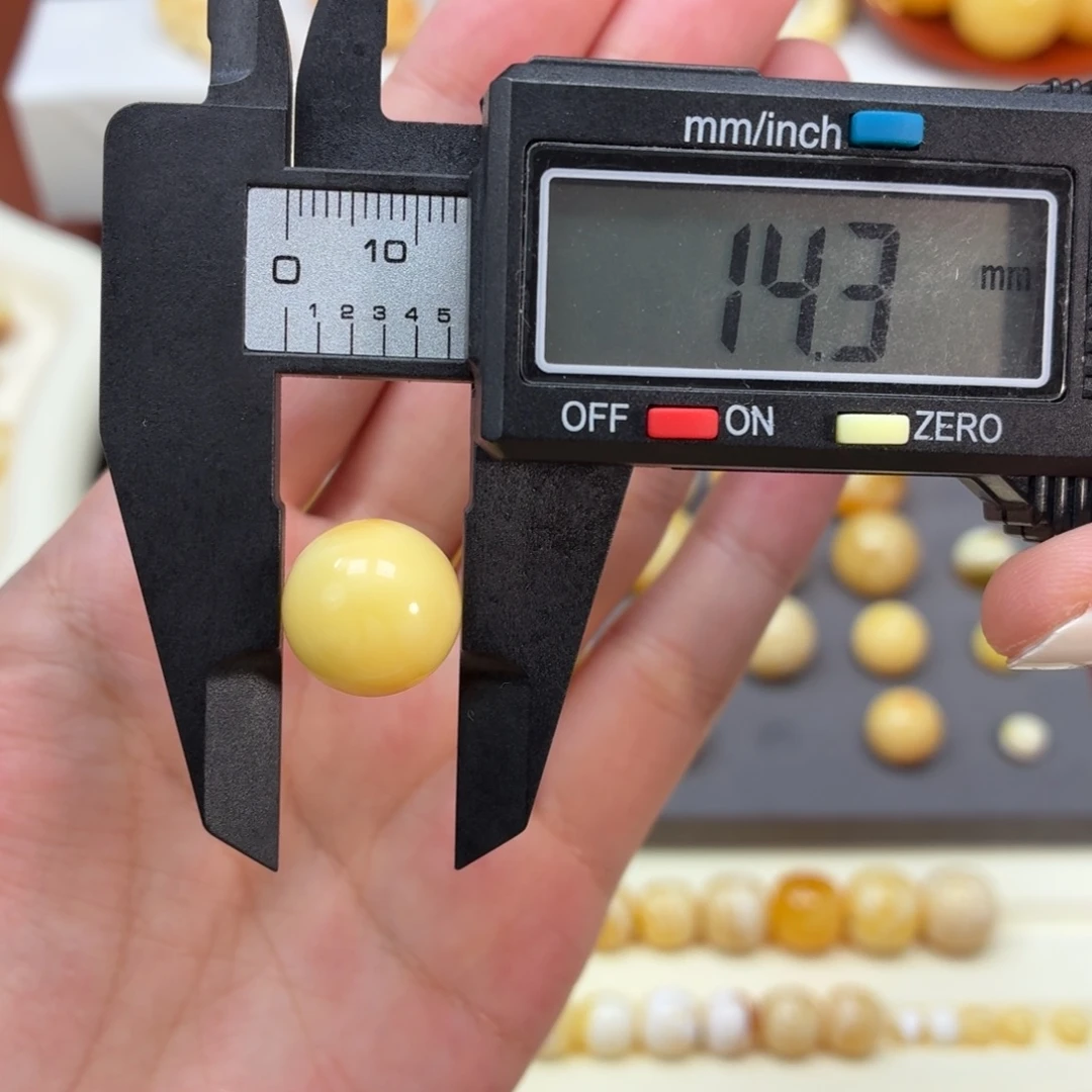 琥珀未镶嵌珠宝奇石焦皮奶酪色圆珠14.3mm