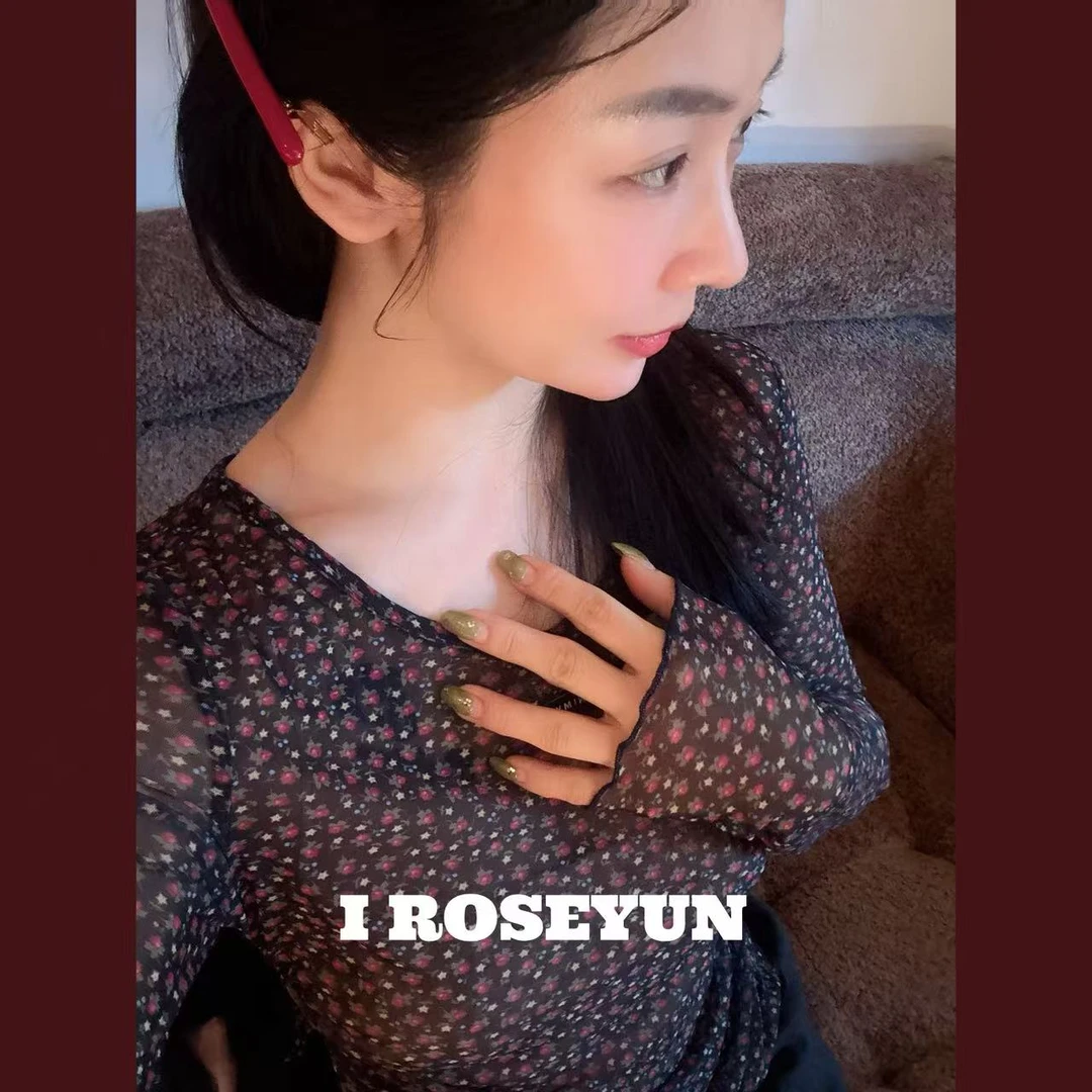 【Rose Yun】碎花网纱丝绒拼接上衣JY095005