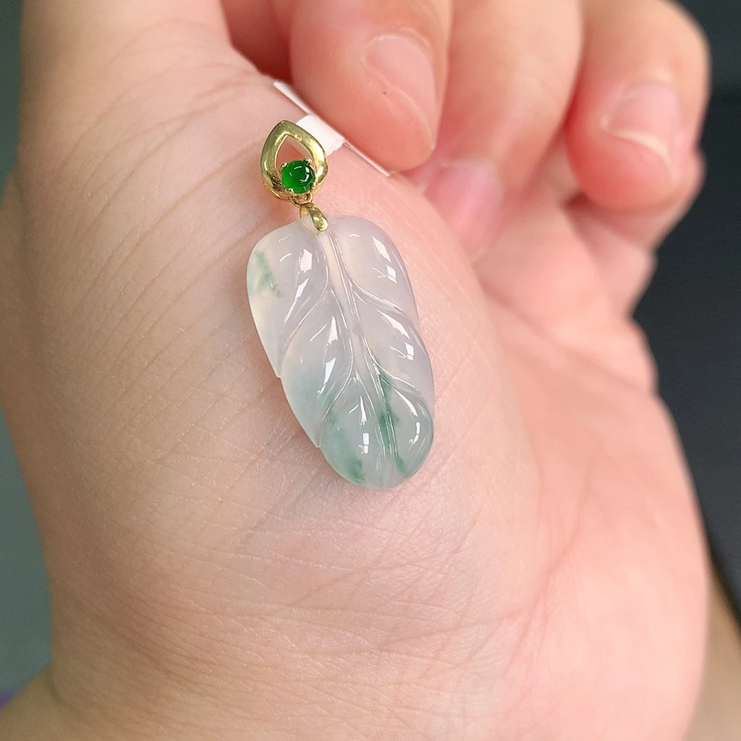 翡翠18K金镶嵌颈饰冰飘绿叶子