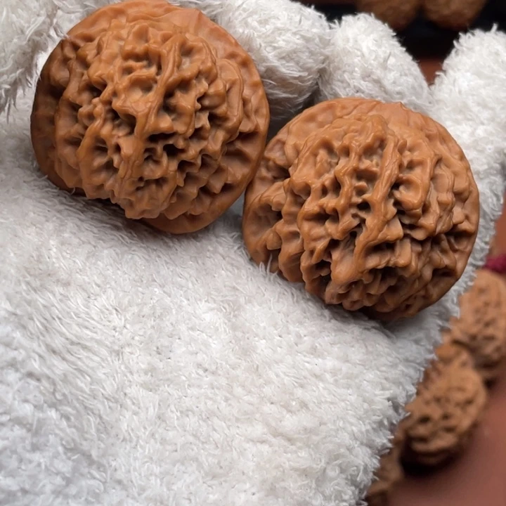 A***7文玩核桃吊坠秦核等人的故事也在这里