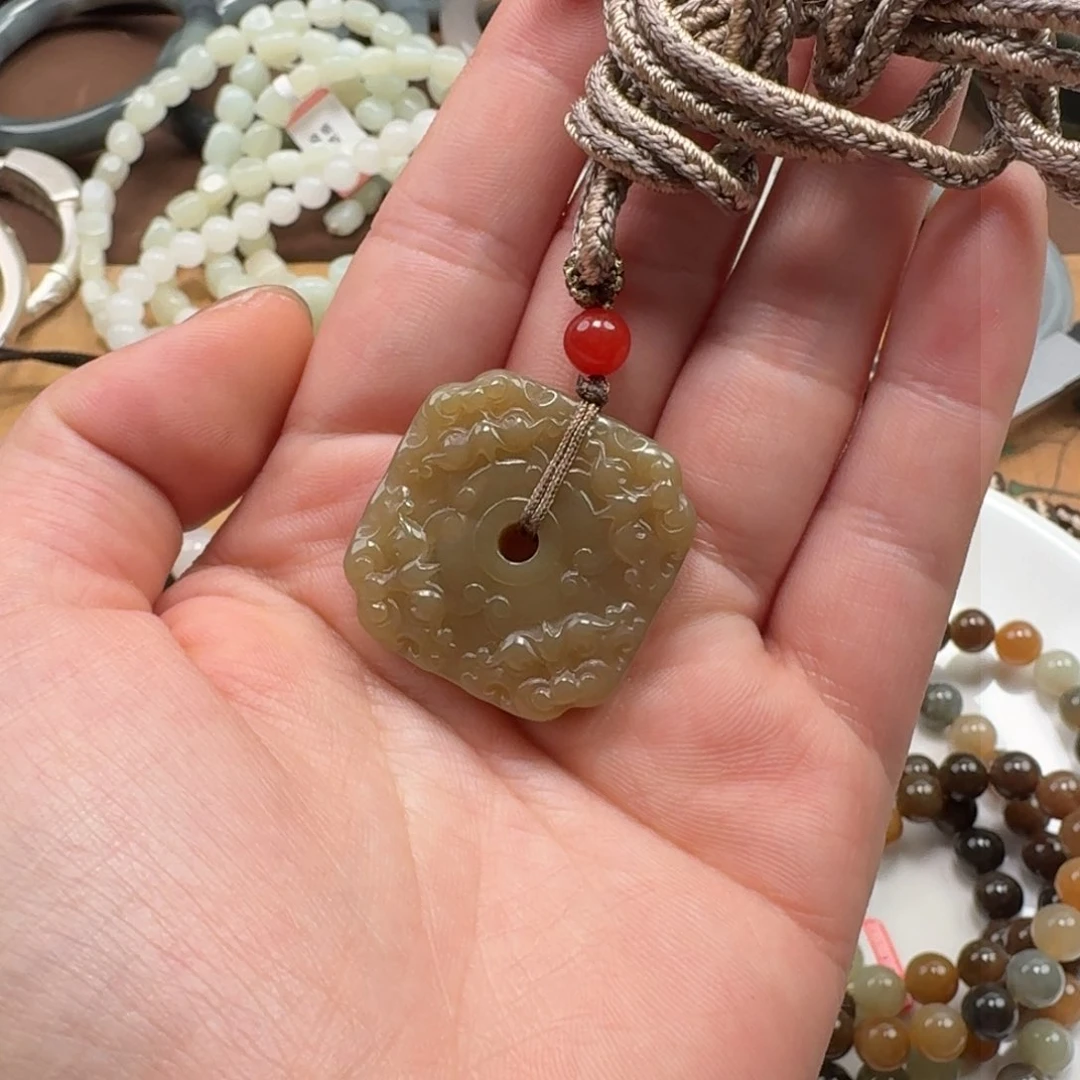 和田玉挂件未镶嵌