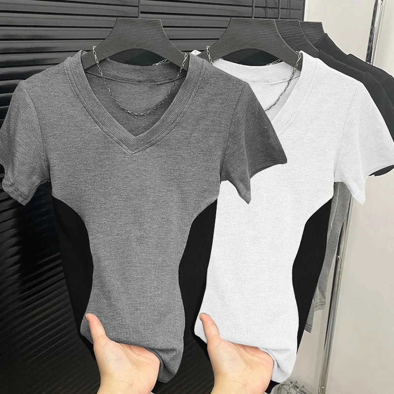 【显瘦上衣】设计感V领短袖t恤女2025夏季新款修身显身材通勤上衣女