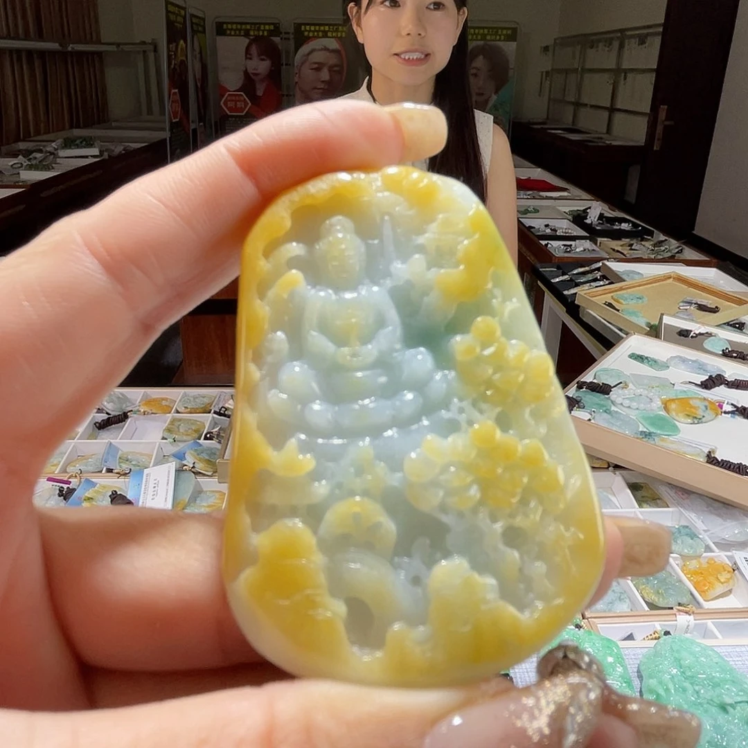 翡翠未镶嵌颈饰一
