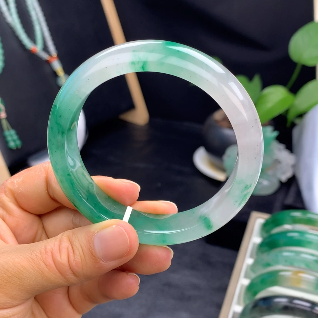 石英质玉未镶嵌手镯