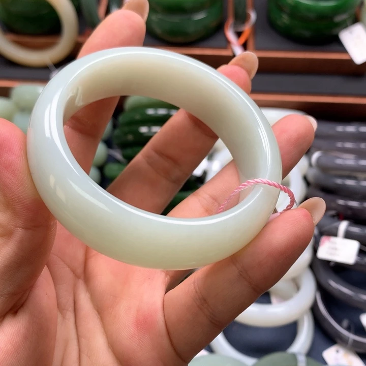 【闪购商品】未镶嵌手镯和田玉