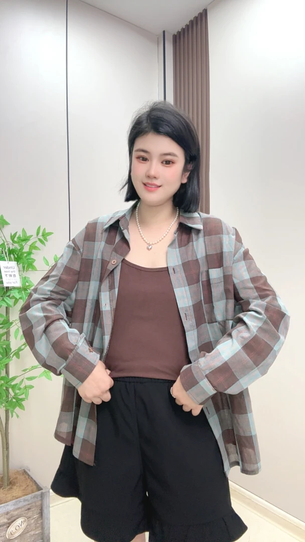 大码2025秋季新款韩版宽松显瘦百搭格子衬衫女+吊带背心两件套