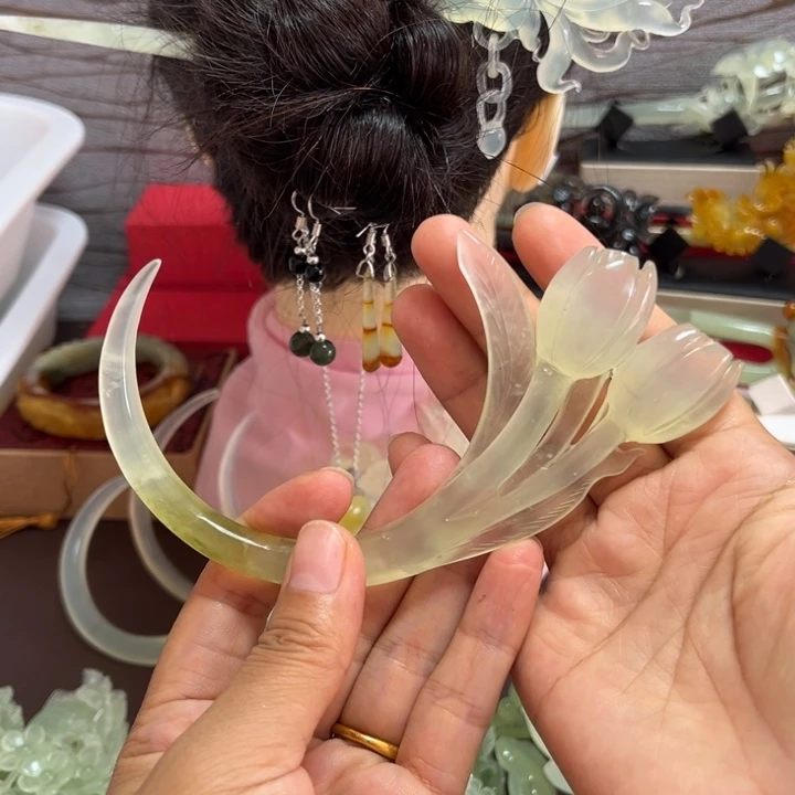 蛇纹石玉未镶嵌发簪