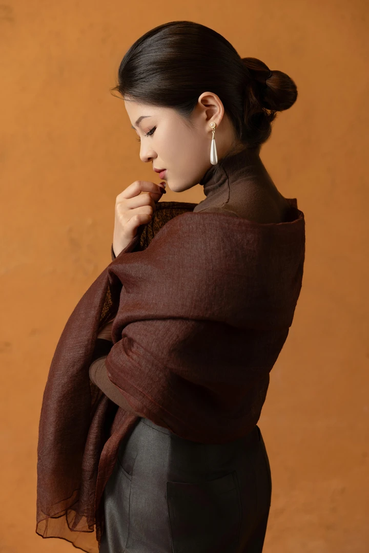 【九丽服饰】潘老师红云纱手作红莨围巾WJ241026