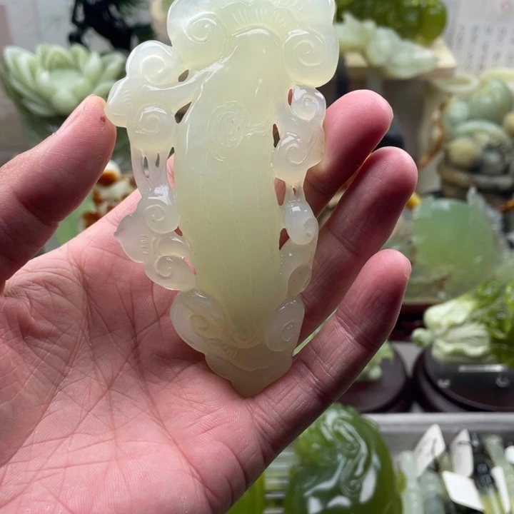 蛇纹石玉未镶嵌四大名玉手把