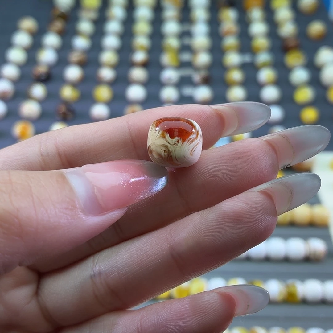 R***a琥珀未镶嵌裸石蜜蜡