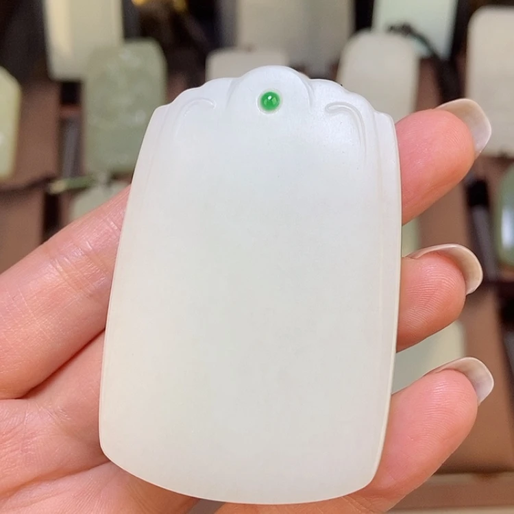 【闪购商品】颈饰未镶嵌和田玉