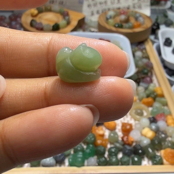 和田玉未镶嵌珠宝半成品