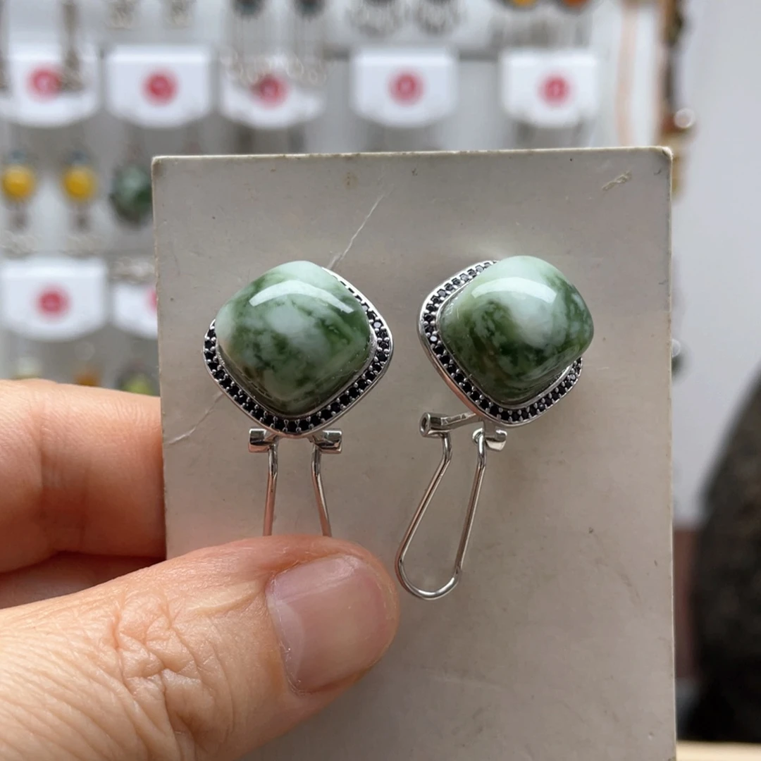 C***o蛇纹石玉未镶嵌耳饰