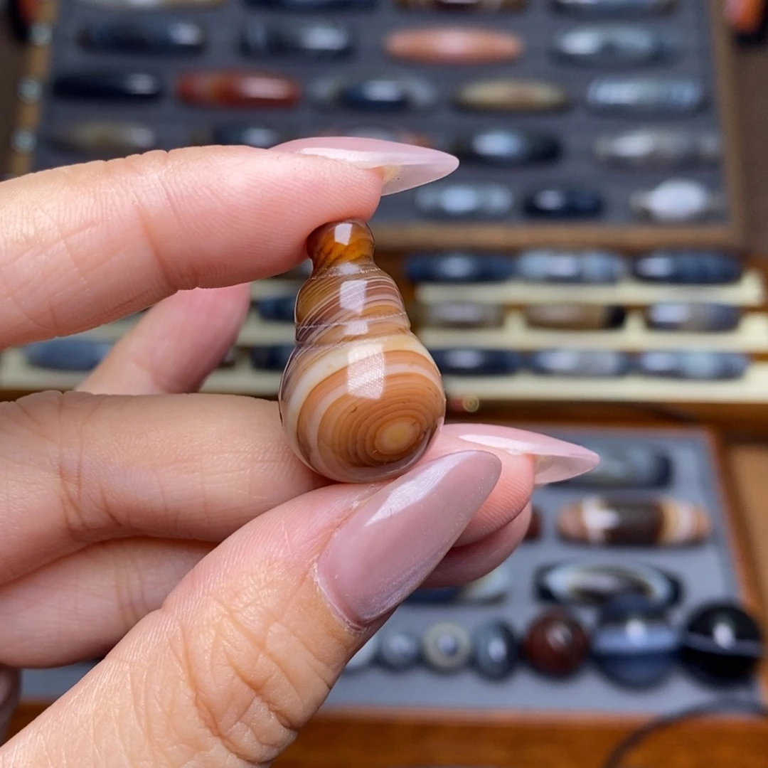 玛瑙/玉髓珠宝半成品未镶嵌菩**光