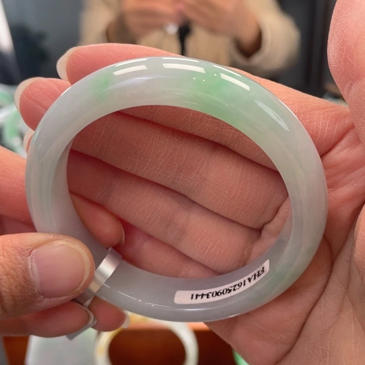 翡翠未镶嵌手镯缅甸翡翠