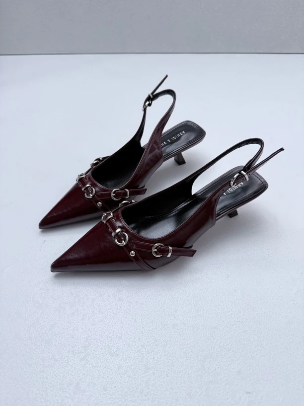 2025新款尖头小猫跟高跟鞋女酒红包头一字扣带凉鞋名媛气质单鞋女