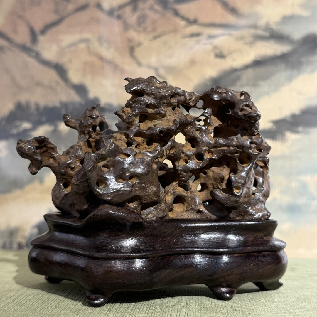 太湖水石香炉 呈现浮云仙山之景的雅致香炉