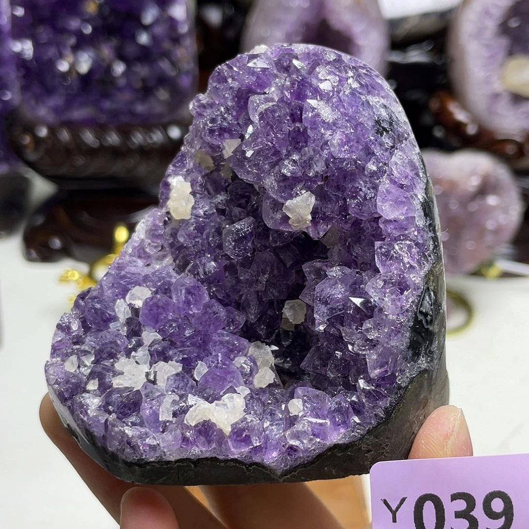 紫晶未镶嵌摆件晶震带窝窝带方解