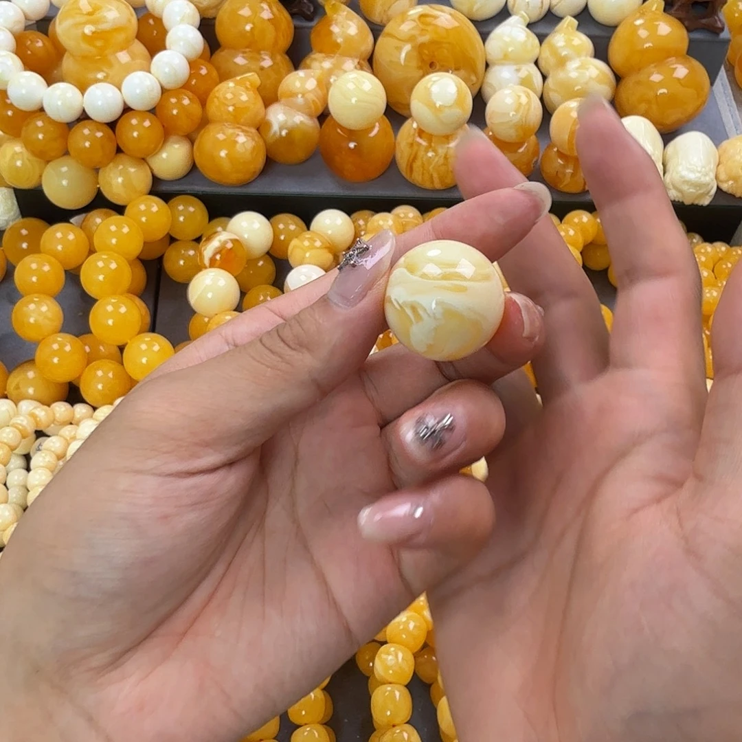 蜜蜡未镶嵌珠宝奇石