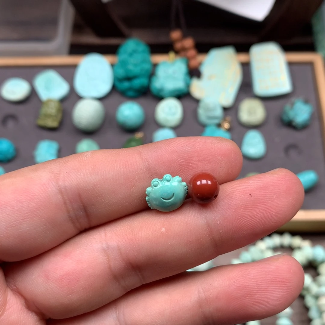 南红玛瑙雕刻未镶嵌